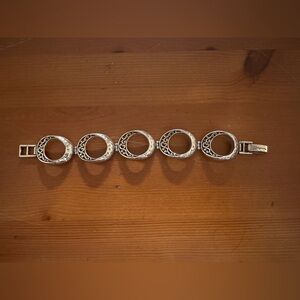 Elegant Brighton silver bracelet with Intricate Design